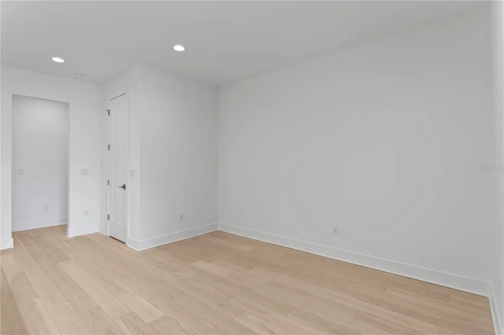 90 COLUMBIA DRIVE #5 Tampa, FL 33606