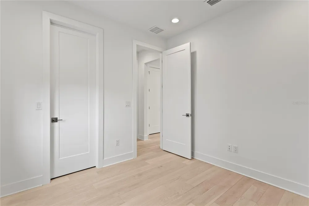 90 COLUMBIA DRIVE #5 Tampa, FL 33606