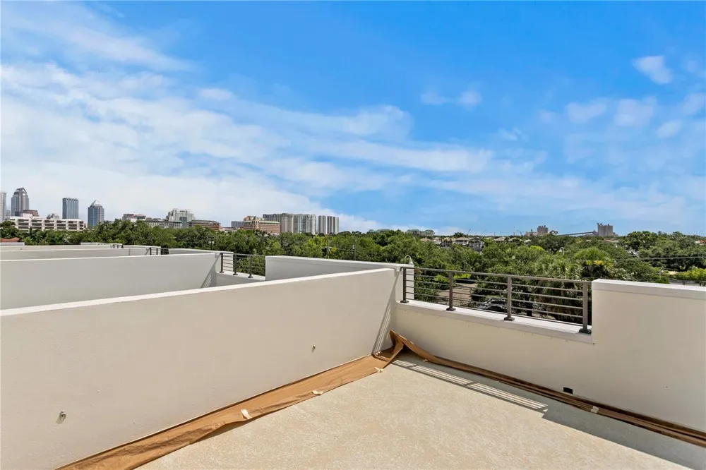 90 COLUMBIA DRIVE #5 Tampa, FL 33606