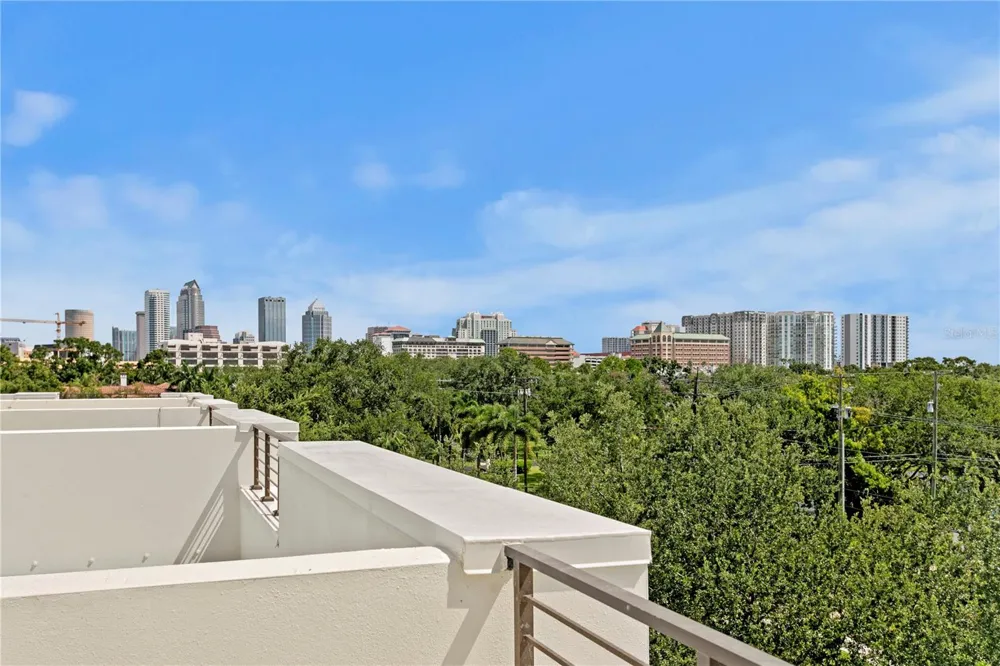 90 COLUMBIA DRIVE #5 Tampa, FL 33606
