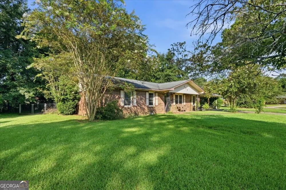 109 Avalon DR Warner Robins, GA 31093