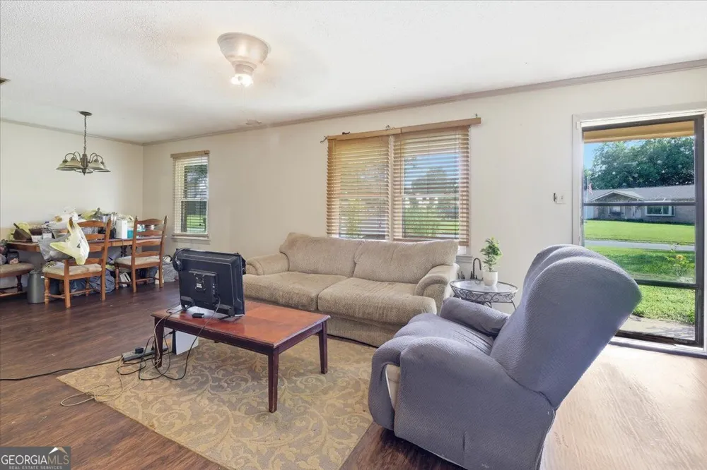 109 Avalon DR Warner Robins, GA 31093