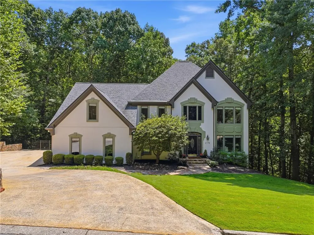 2175 River Cliff Drive Roswell, GA 30076