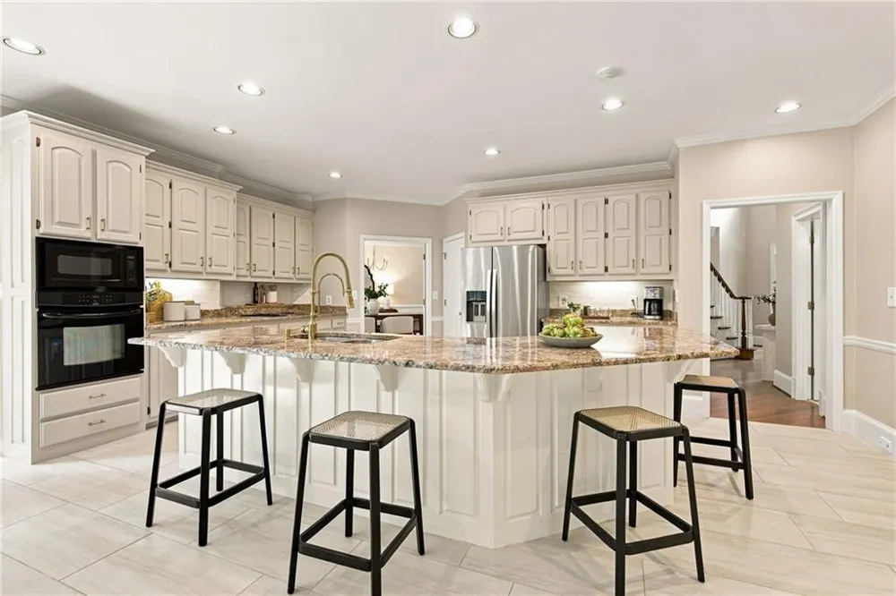 2175 River Cliff Drive Roswell, GA 30076