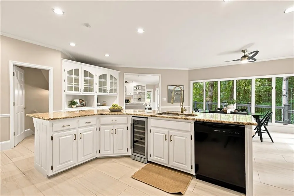2175 River Cliff Drive Roswell, GA 30076