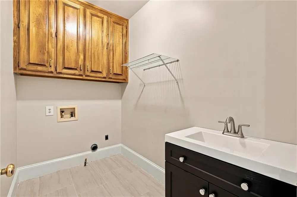 2175 River Cliff Drive Roswell, GA 30076