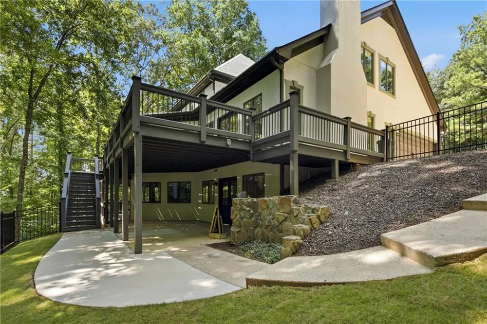 2175 River Cliff Drive Roswell, GA 30076