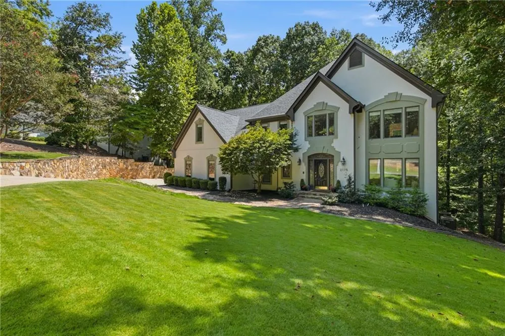 2175 River Cliff Drive Roswell, GA 30076