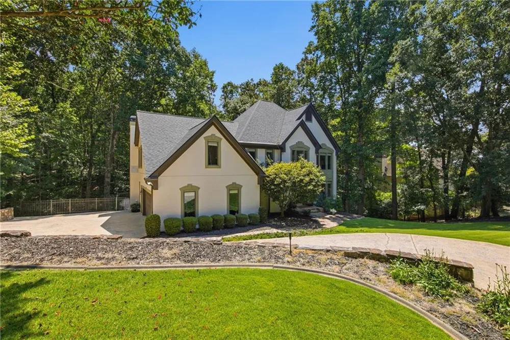 2175 River Cliff Drive Roswell, GA 30076
