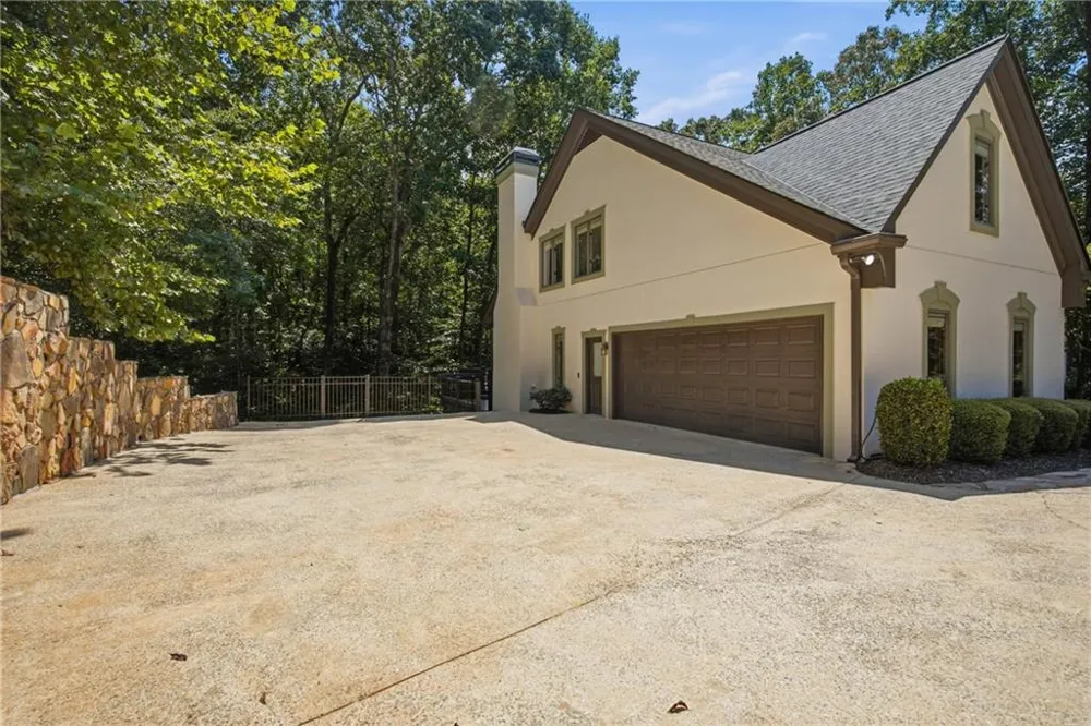 2175 River Cliff Drive Roswell, GA 30076