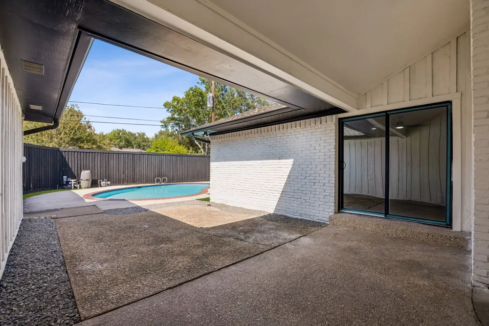 10015 Milltrail Drive Dallas, TX 75238
