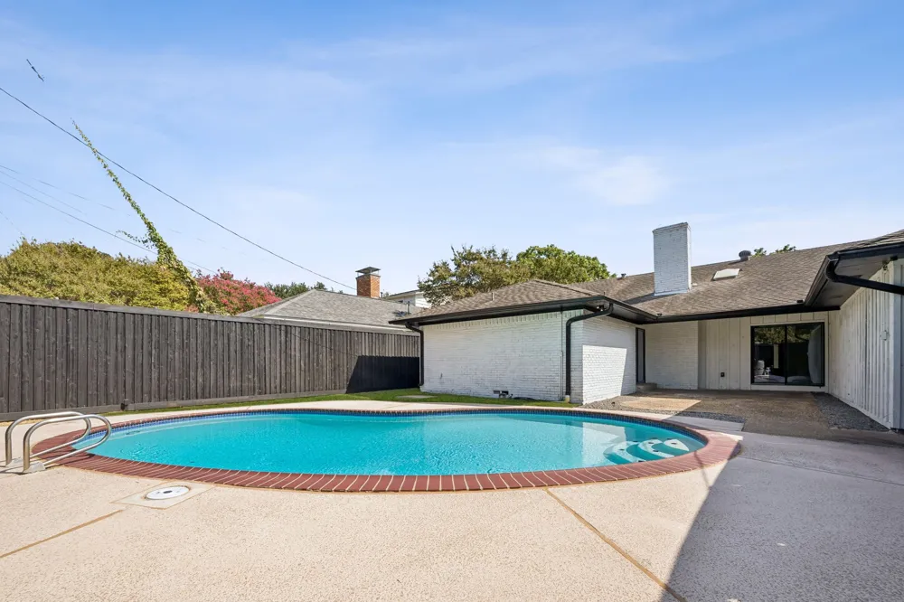 10015 Milltrail Drive Dallas, TX 75238