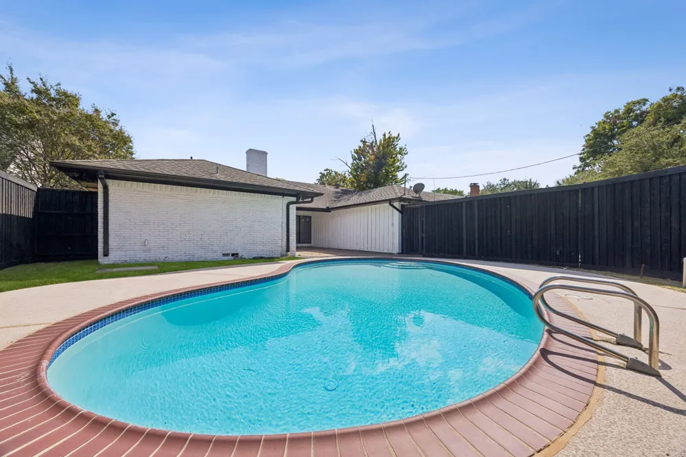 10015 Milltrail Drive Dallas, TX 75238