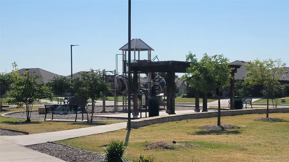 808 Twin Edge Drive Royse City, TX 75189
