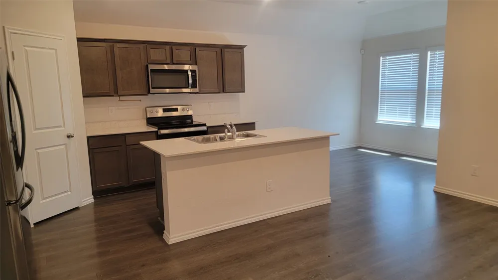 808 Twin Edge Drive Royse City, TX 75189