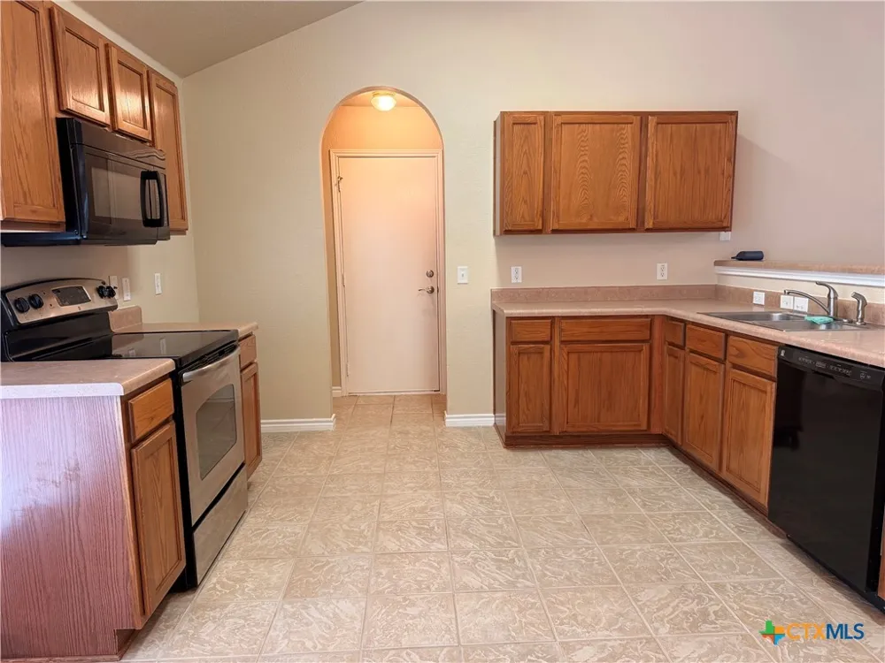 1229 Hilltop Drive San Marcos, TX 78666