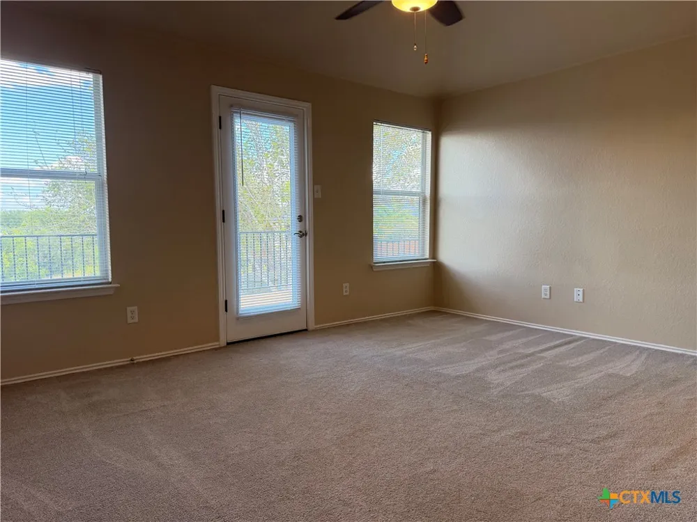1229 Hilltop Drive San Marcos, TX 78666