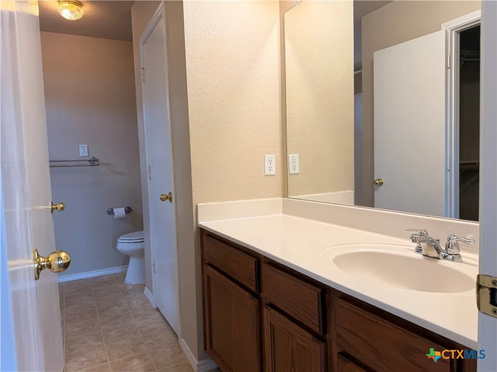 1229 Hilltop Drive San Marcos, TX 78666