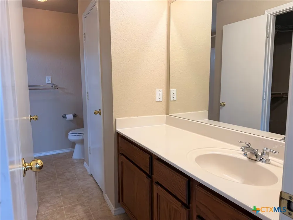 1229 Hilltop Drive San Marcos, TX 78666