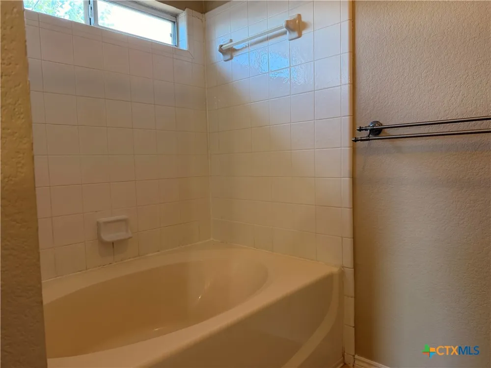 1229 Hilltop Drive San Marcos, TX 78666
