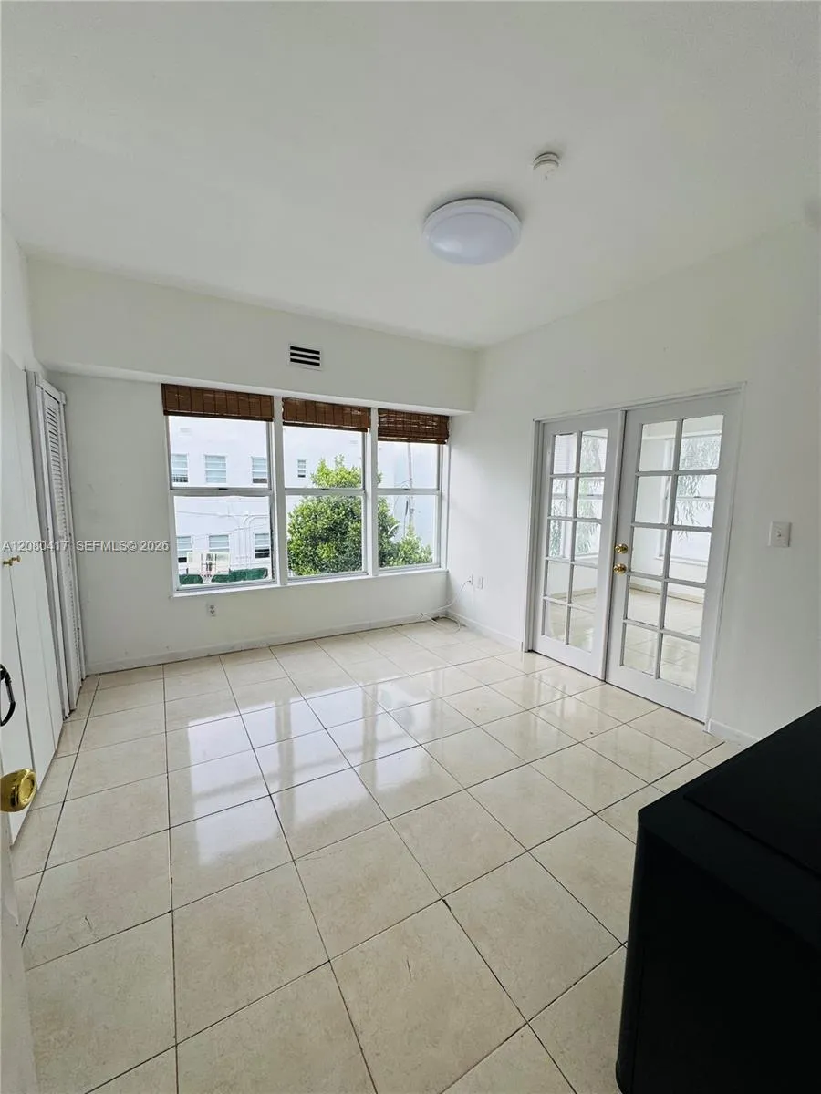 227 1st St #8 Miami Beach, FL 33139