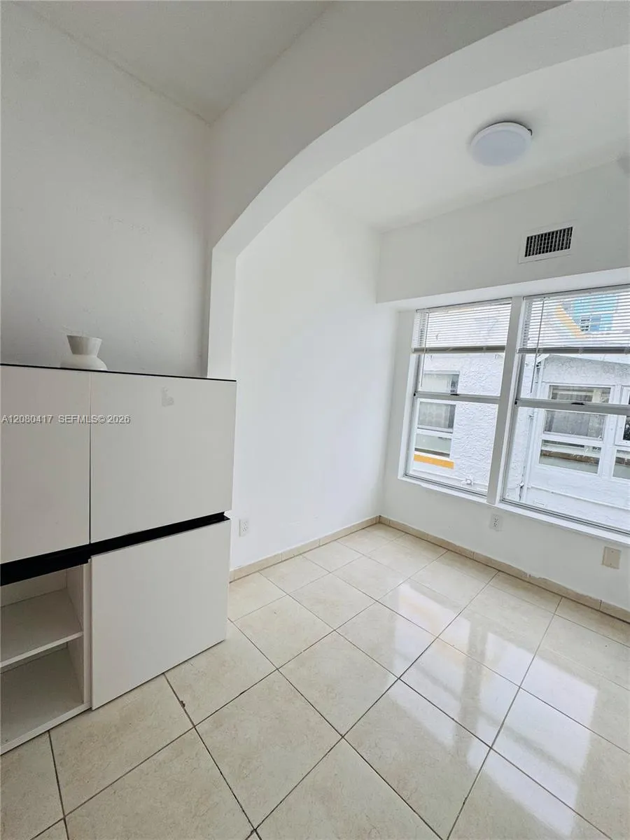 227 1st St #8 Miami Beach, FL 33139