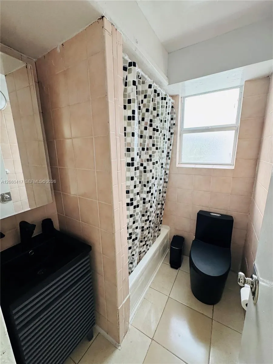 227 1st St #8 Miami Beach, FL 33139