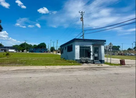 300 SW 5TH STREET
