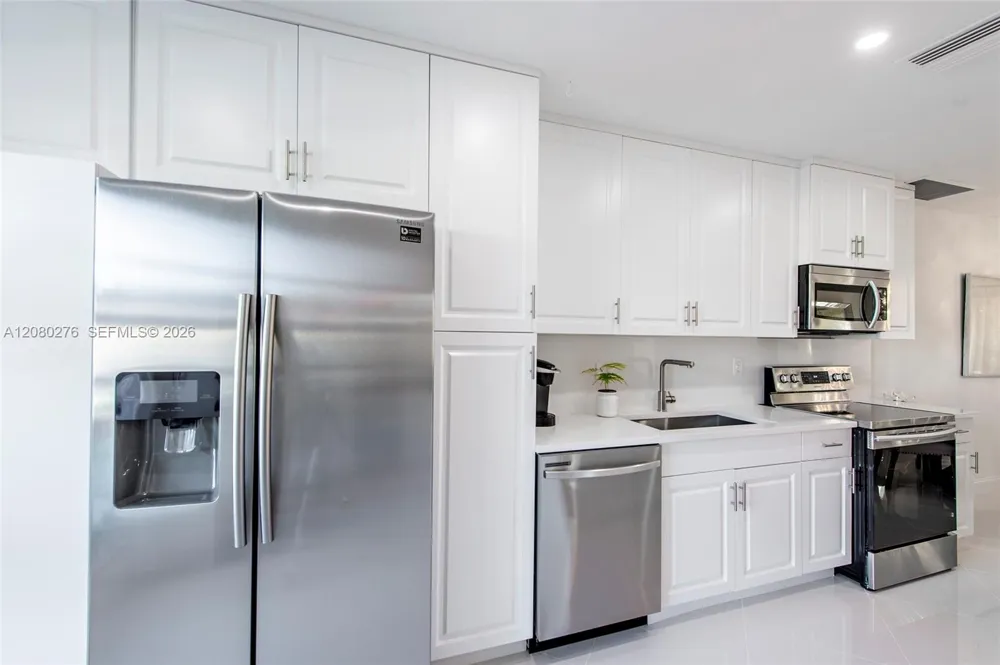8580 Bella Vista Dr Boca Raton, FL 33433