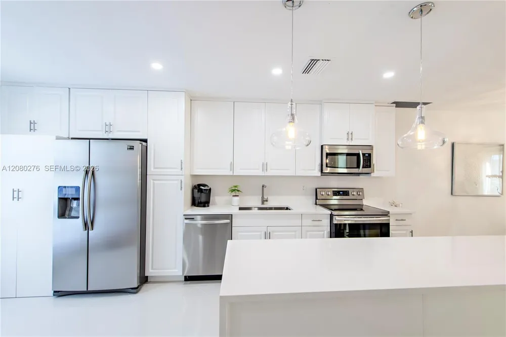 8580 Bella Vista Dr Boca Raton, FL 33433