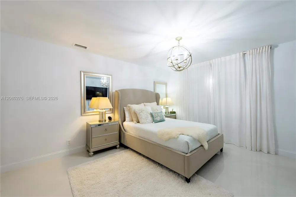 8580 Bella Vista Dr Boca Raton, FL 33433