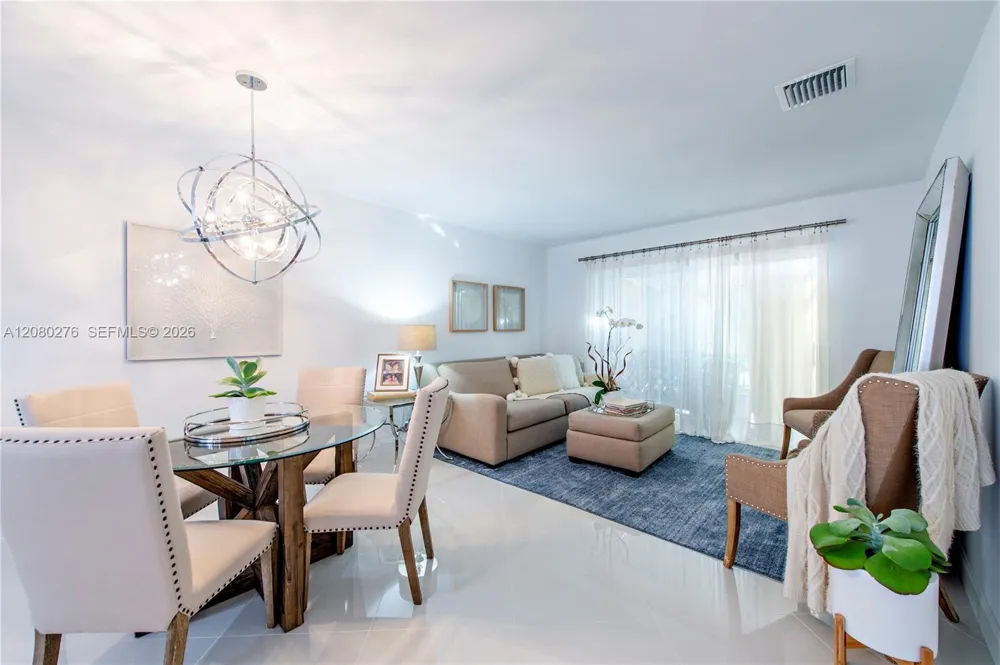 8580 Bella Vista Dr Boca Raton, FL 33433