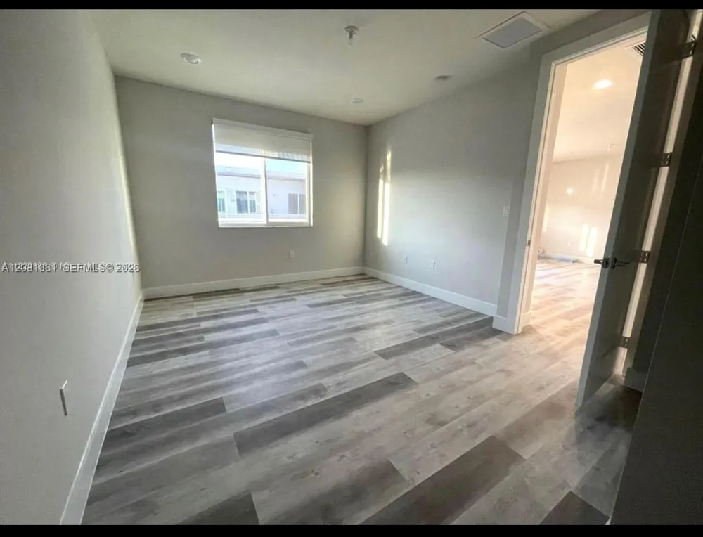 10229 NW 64th Ter #303 Doral, FL 33178
