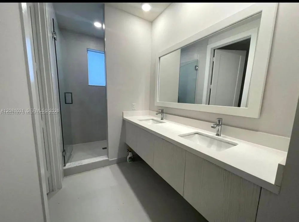 10229 NW 64th Ter #303 Doral, FL 33178