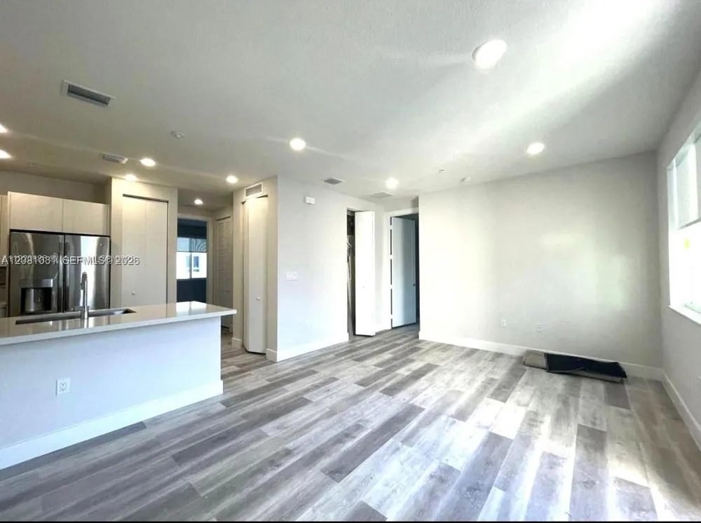 10229 NW 64th Ter #303 Doral, FL 33178