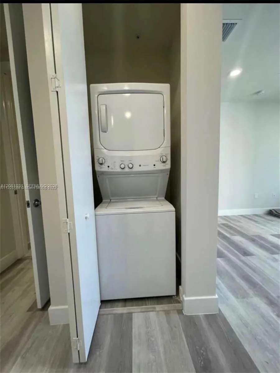 10229 NW 64th Ter #303 Doral, FL 33178