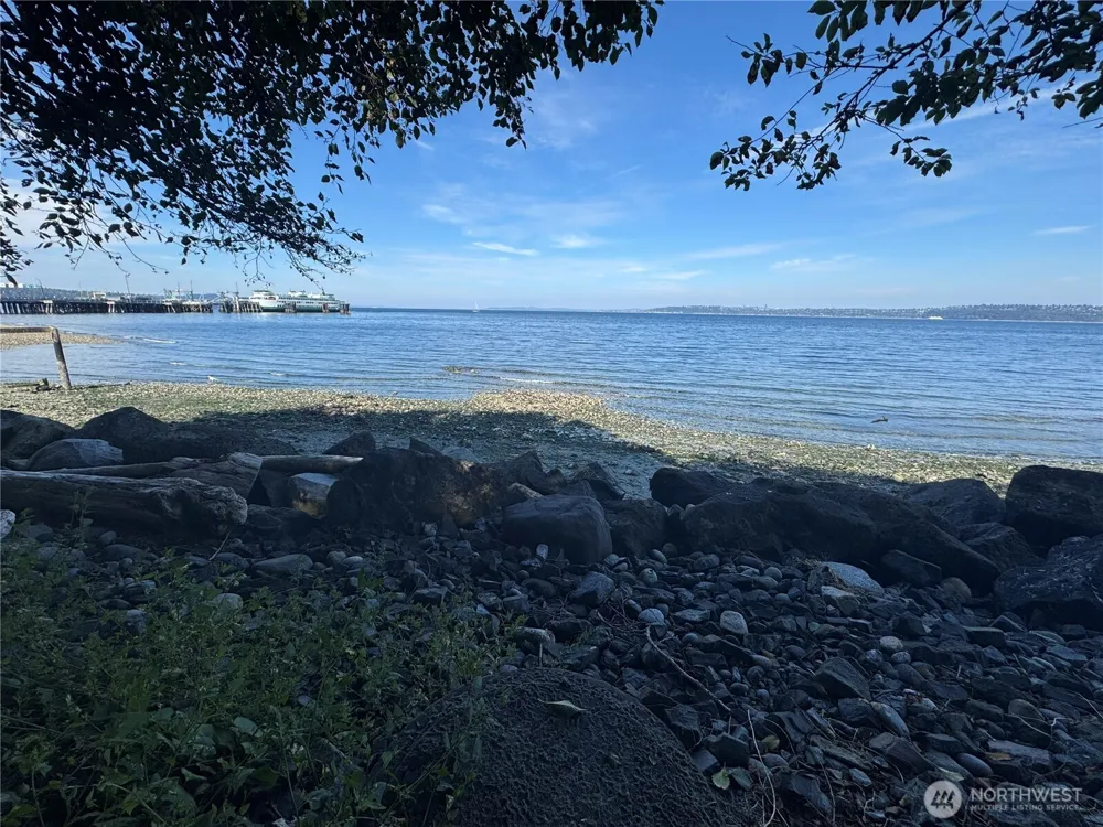 10016 SW Bunker Trail Vashon, WA 98070
