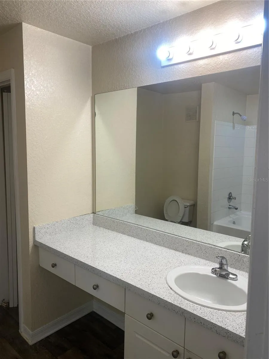 18001 RICHMOND PLACE DRIVE #1237 Tampa, FL 33647