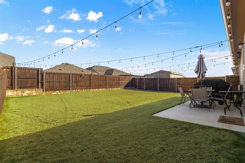 2117 Winding Creek Way Denton, TX 76208