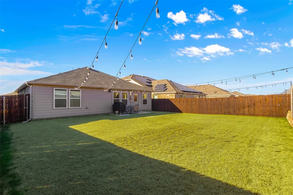 2117 Winding Creek Way Denton, TX 76208