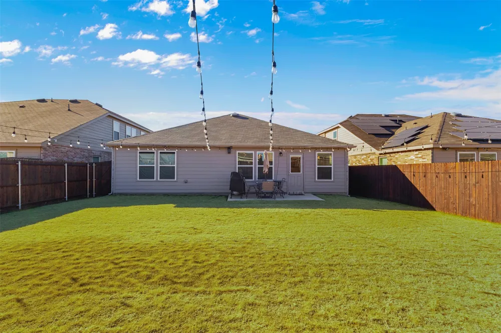 2117 Winding Creek Way Denton, TX 76208