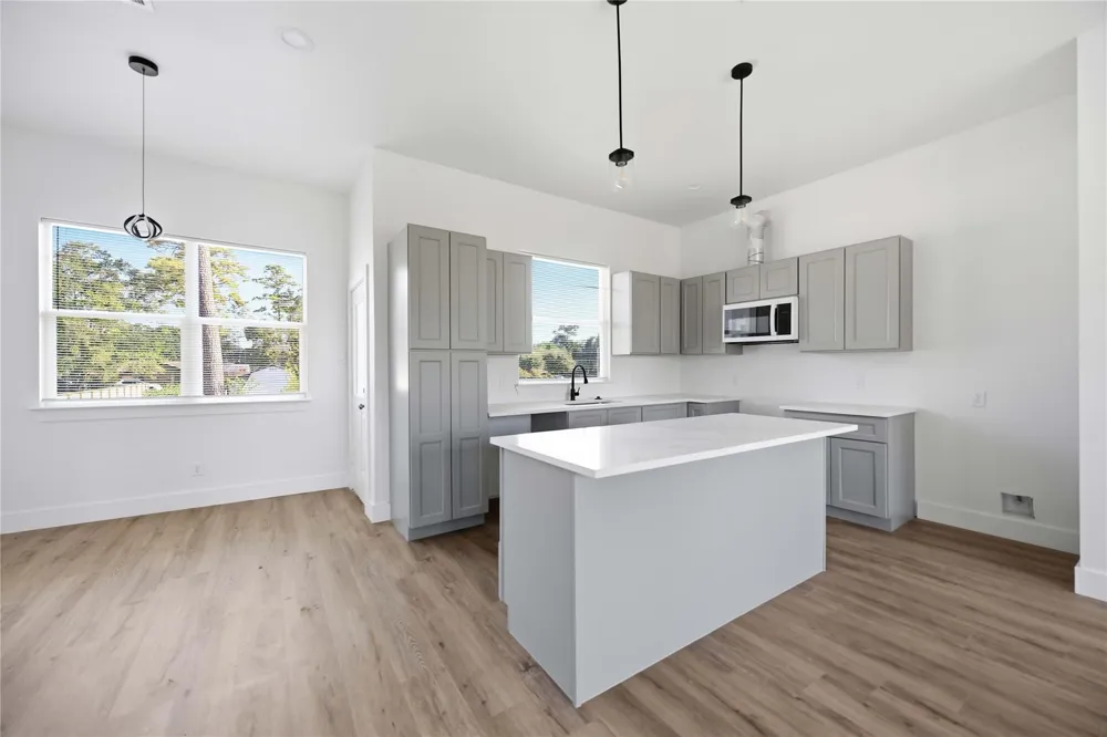 2809 Toyah Avenue Houston, TX 77039