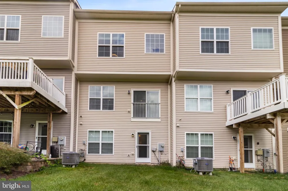 9505 SYCAMORE GRV Upper Marlboro, MD 20772
