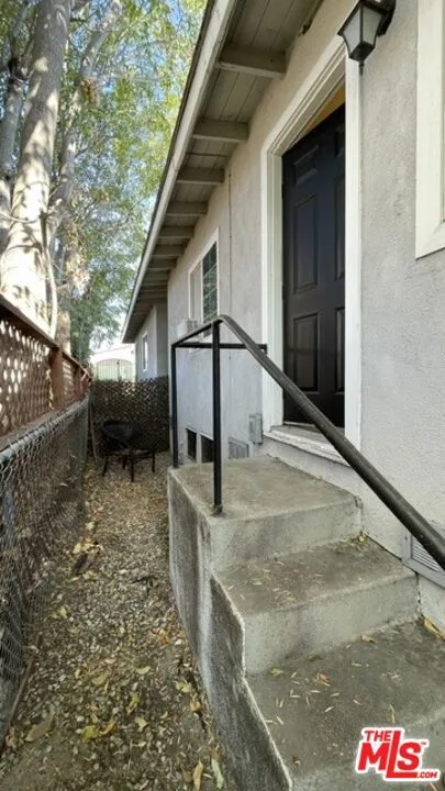 4110 Ocean View Boulevard #1/2 Montrose, CA 91020