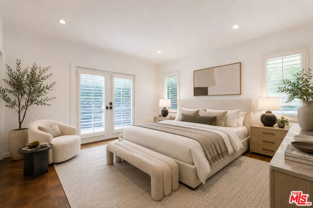 2559 Hutton Drive Los Angeles, CA 90210