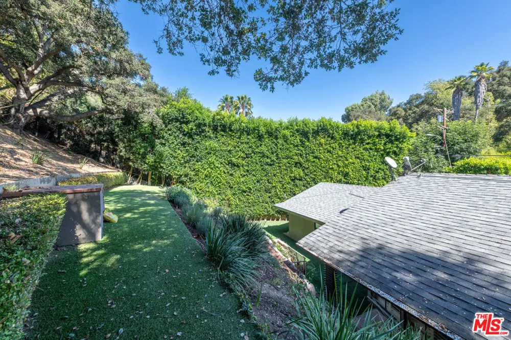 2559 Hutton Drive Los Angeles, CA 90210
