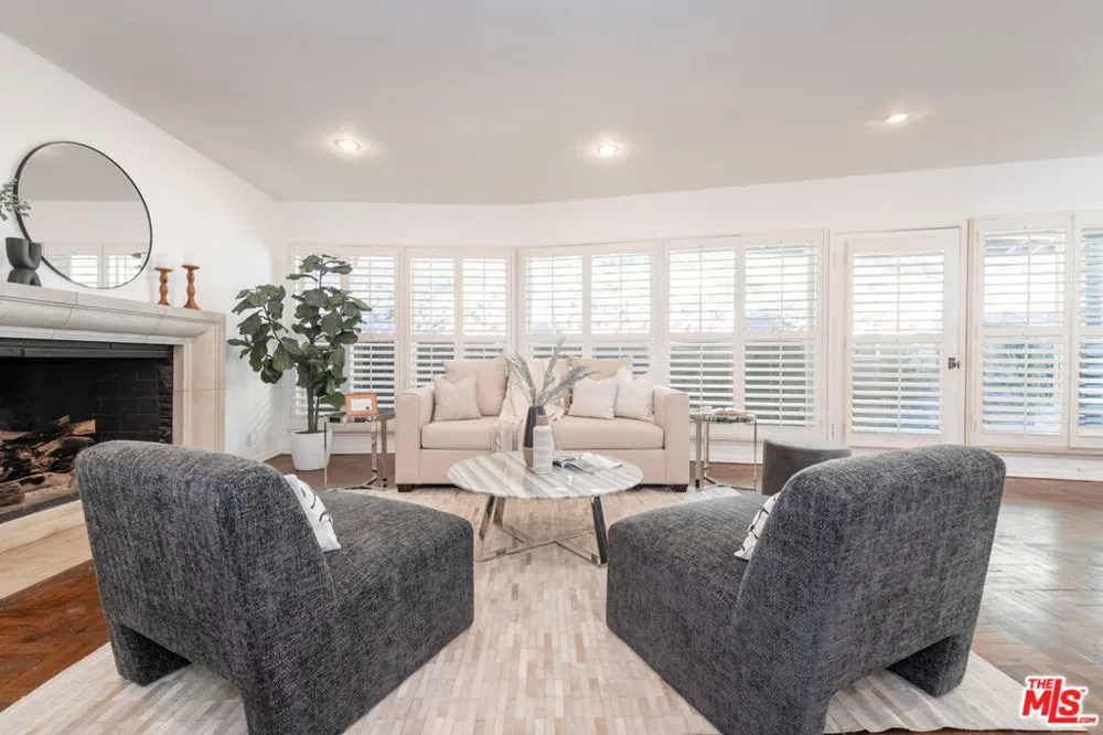 2559 Hutton Drive Los Angeles, CA 90210