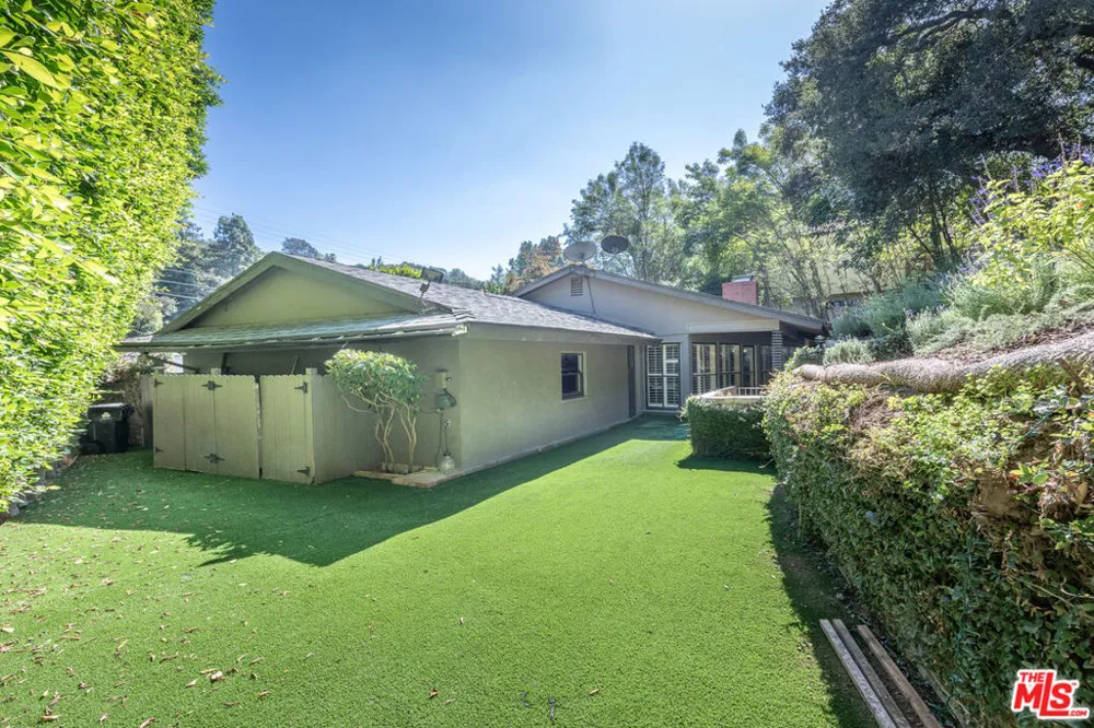2559 Hutton Drive Los Angeles, CA 90210