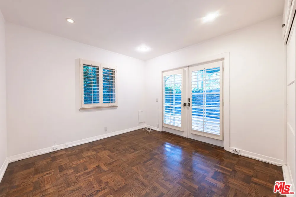 2559 Hutton Drive Los Angeles, CA 90210