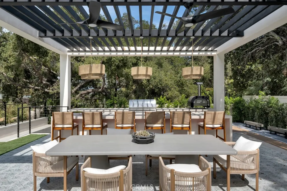 16708 Huerta Encino, CA 91436